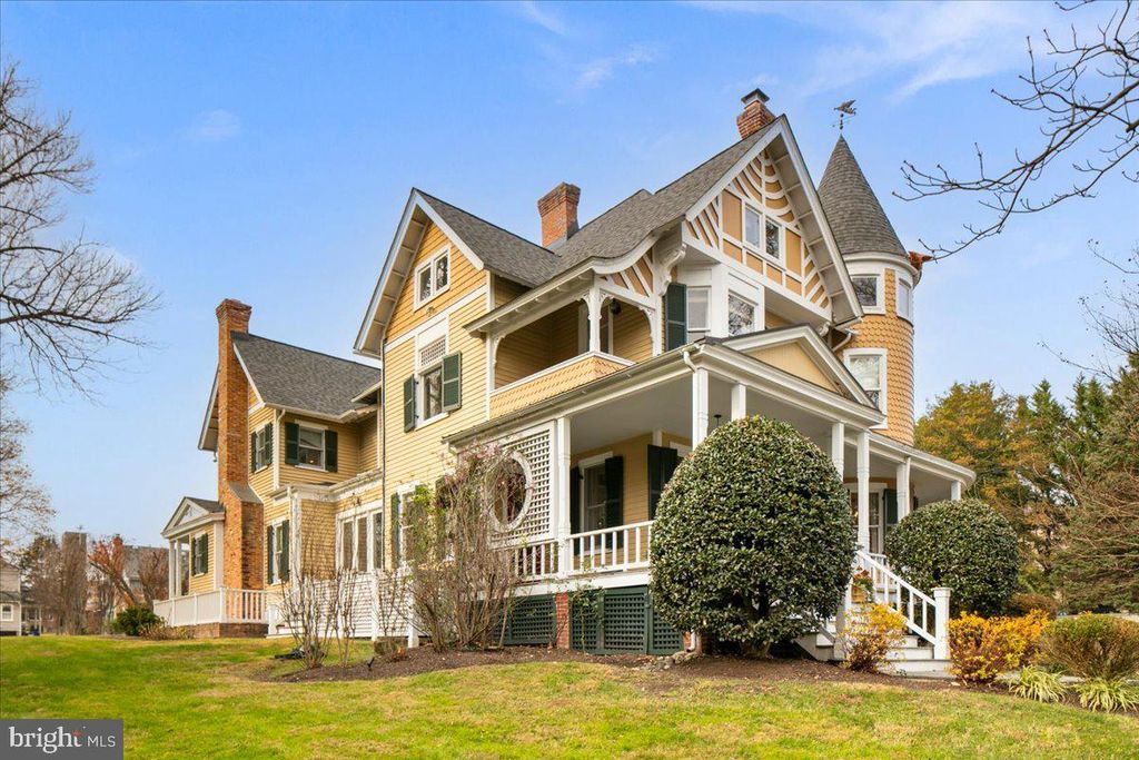 Image 86 of property listing at 10400 MONTGOMERY AVE, Kensington, MD 20895