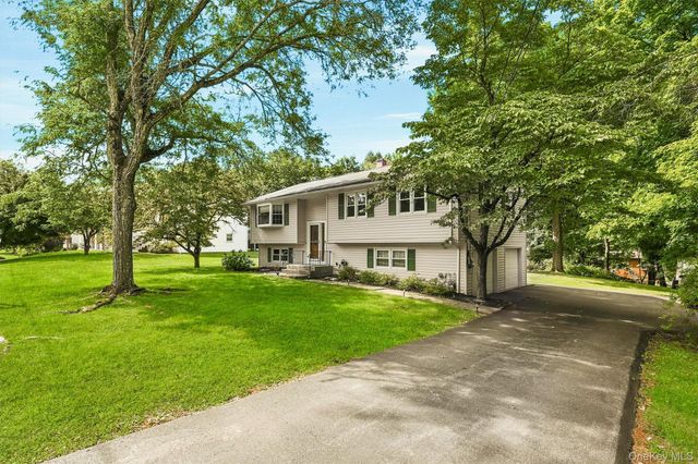 5 McGarrah Road, Monroe, NY 10950