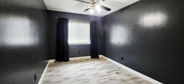 213 Mango Street, Lake Jackson, TX 77566