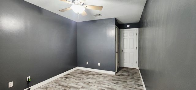 213 Mango Street, Lake Jackson, TX 77566