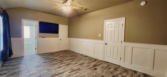 213 Mango Street, Lake Jackson, TX 77566