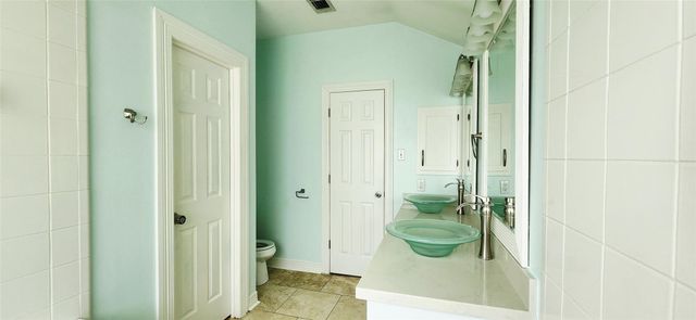 213 Mango Street, Lake Jackson, TX 77566