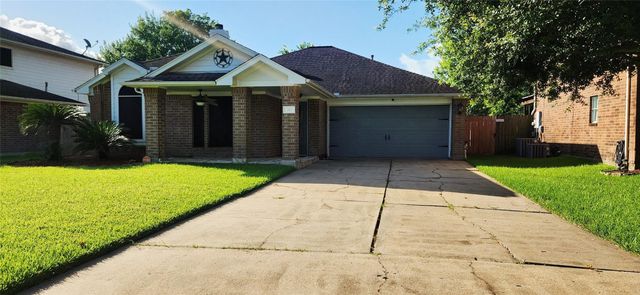213 Mango Street, Lake Jackson, TX 77566