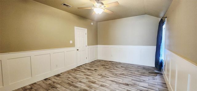 213 Mango Street, Lake Jackson, TX 77566