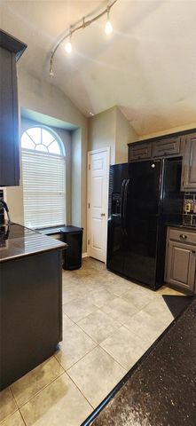 213 Mango Street, Lake Jackson, TX 77566
