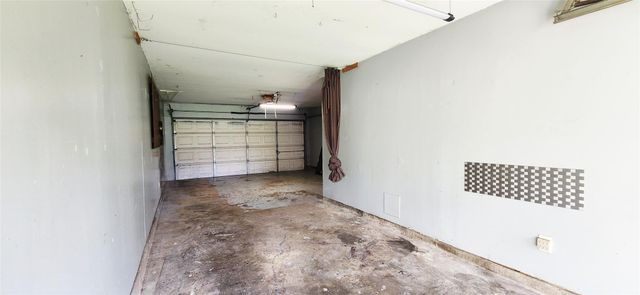213 Mango Street, Lake Jackson, TX 77566