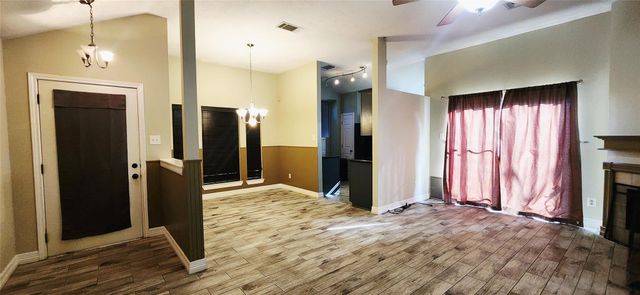213 Mango Street, Lake Jackson, TX 77566