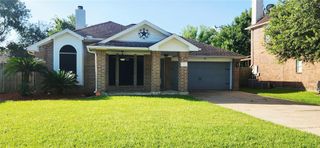 213 Mango Street, Lake Jackson, TX 77566