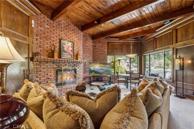 27563 W West Shore Road, Lake Arrowhead, CA 92352