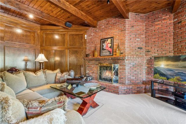 27563 W West Shore Road, Lake Arrowhead, CA 92352