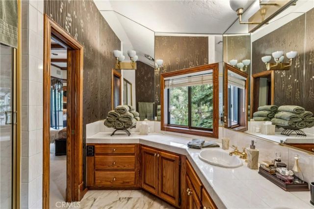 27563 W West Shore Road, Lake Arrowhead, CA 92352