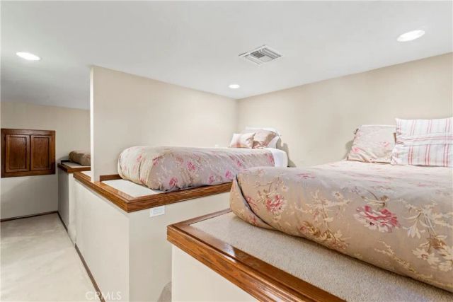 27563 W West Shore Road, Lake Arrowhead, CA 92352