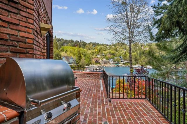 27563 W West Shore Road, Lake Arrowhead, CA 92352