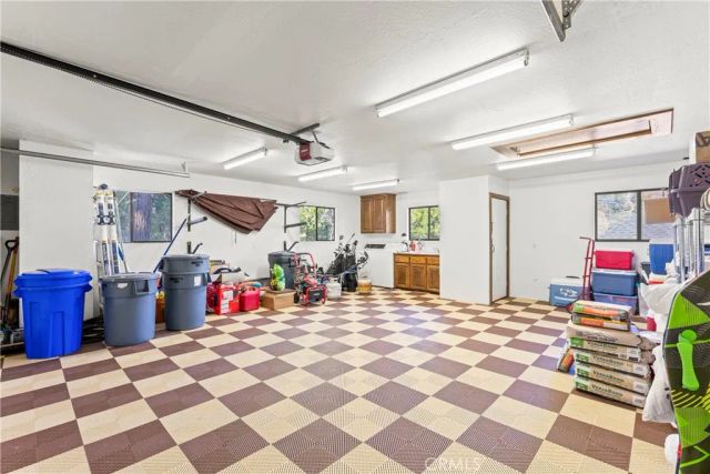27563 W West Shore Road, Lake Arrowhead, CA 92352