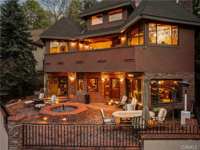 27563 W West Shore Road, Lake Arrowhead, CA 92352