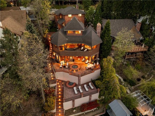 27563 W West Shore Road, Lake Arrowhead, CA 92352
