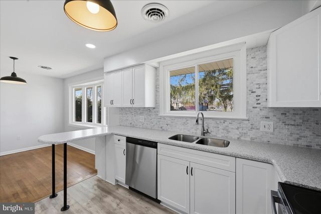 210 STAFFORD DR, Winchester, VA 22602