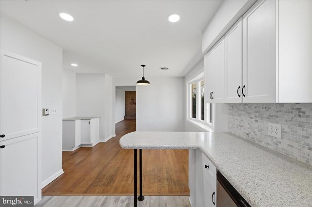 210 STAFFORD DR, Winchester, VA 22602