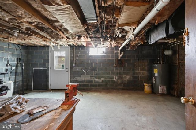 210 STAFFORD DR, Winchester, VA 22602