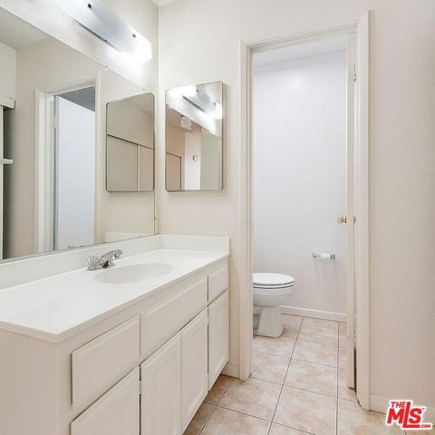 18620 Hatteras Street 166, Tarzana, CA 91356