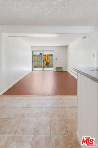 18620 Hatteras Street 166, Tarzana, CA 91356