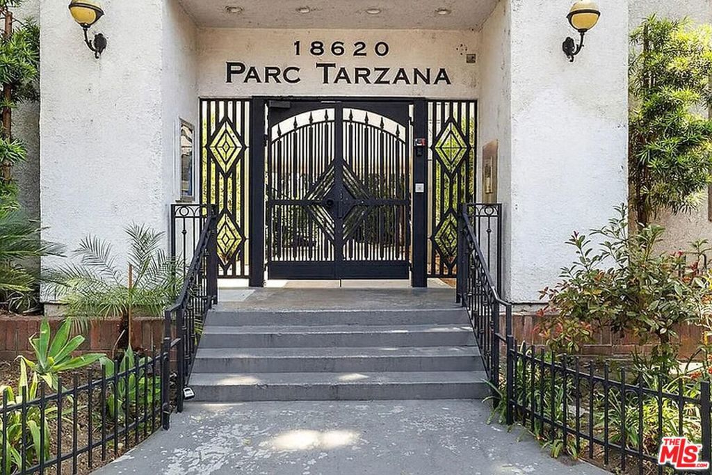 18620 Hatteras Street 166, Tarzana, CA 91356