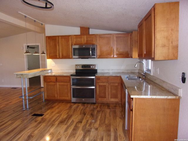 10060 Rebecca Creek, Spring Branch, TX 78070