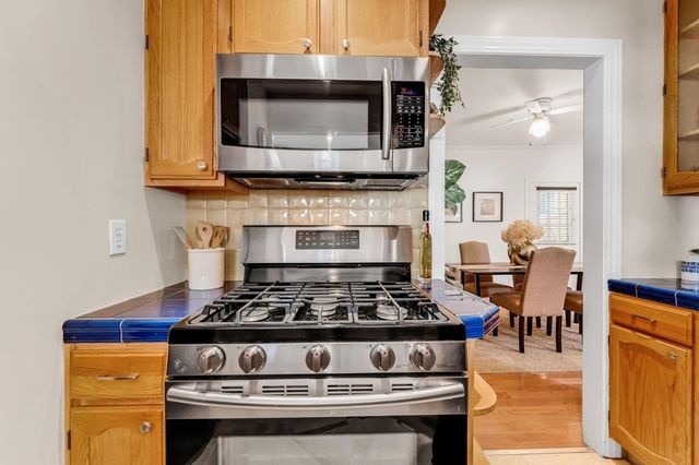 595 22nd St, Oakland, CA 94612