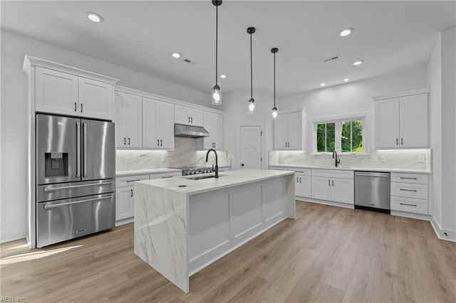 12 Ferguson CV, Newport News, VA 23606