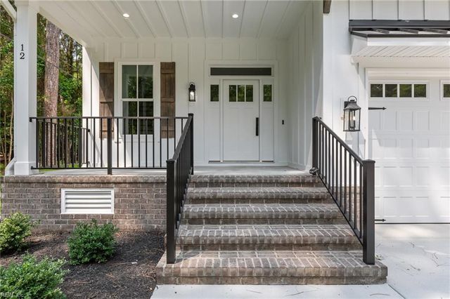 12 Ferguson CV, Newport News, VA 23606