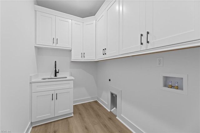 12 Ferguson CV, Newport News, VA 23606