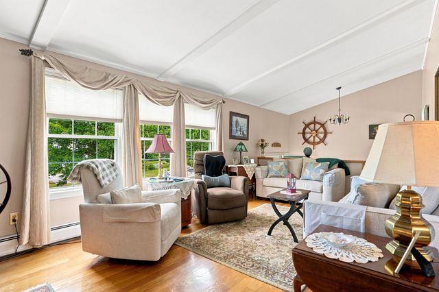 37 Sweet Hill Road, Plaistow, NH 03865