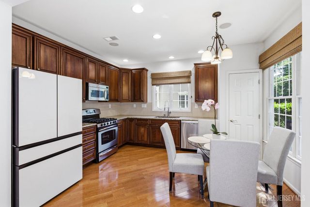 17 Tree Swallow Drive, Princeton, NJ 08540