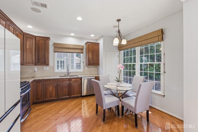 17 Tree Swallow Drive, Princeton, NJ 08540