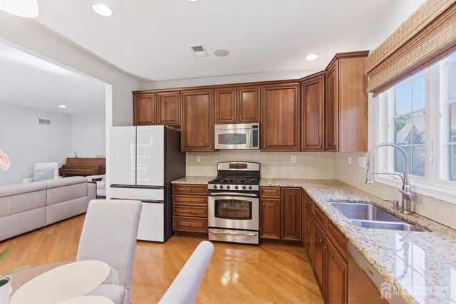 17 Tree Swallow Drive, Princeton, NJ 08540