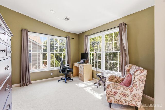 17 Tree Swallow Drive, Princeton, NJ 08540