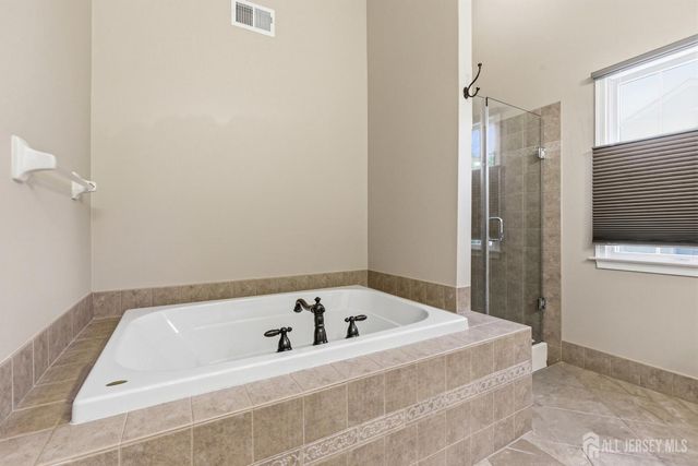 17 Tree Swallow Drive, Princeton, NJ 08540