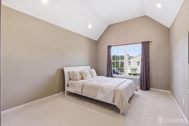 17 Tree Swallow Drive, Princeton, NJ 08540