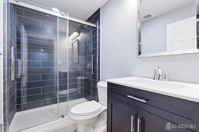17 Tree Swallow Drive, Princeton, NJ 08540