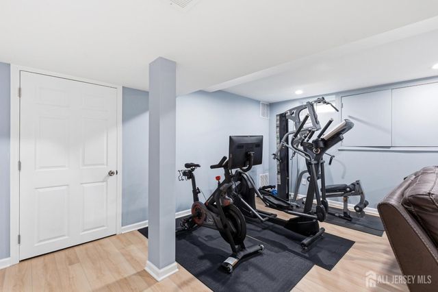 17 Tree Swallow Drive, Princeton, NJ 08540