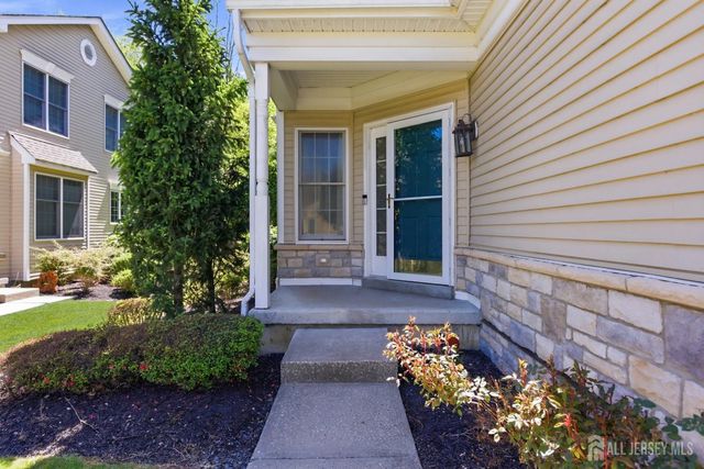 17 Tree Swallow Drive, Princeton, NJ 08540
