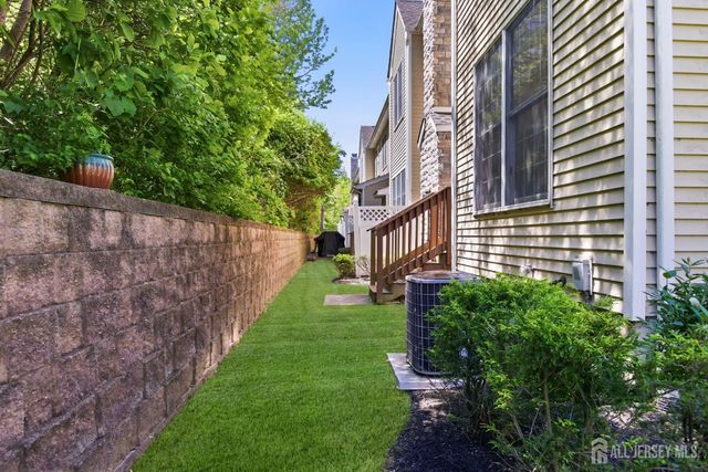 17 Tree Swallow Drive, Princeton, NJ 08540