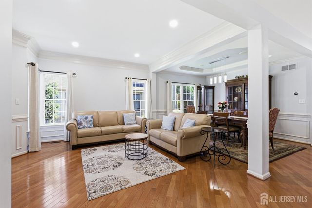 17 Tree Swallow Drive, Princeton, NJ 08540