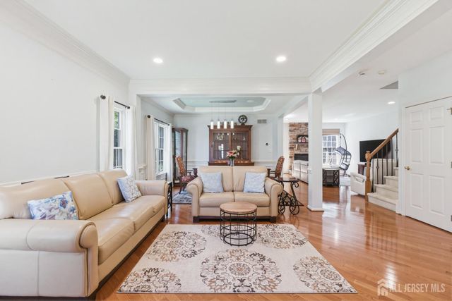 17 Tree Swallow Drive, Princeton, NJ 08540