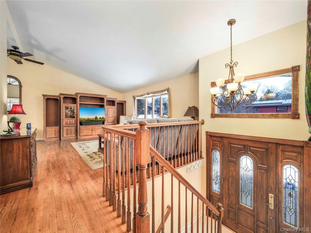 6 Hannah Lane, Valley Cottage, NY 10989