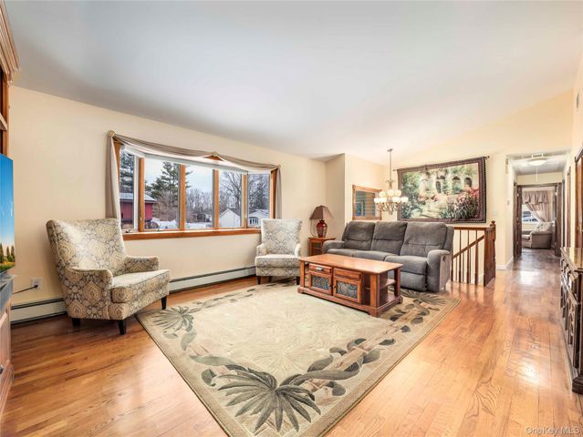 6 Hannah Lane, Valley Cottage, NY 10989