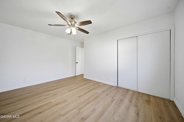 1040 W Avenue H 1, Lancaster, CA 93534
