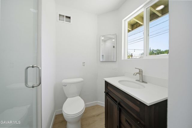 1040 W Avenue H 1, Lancaster, CA 93534
