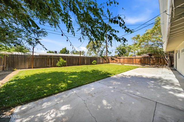 1040 W Avenue H 1, Lancaster, CA 93534