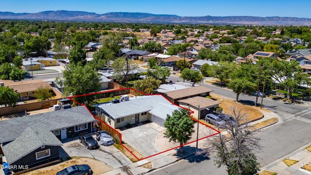 1040 W Avenue H 1, Lancaster, CA 93534
